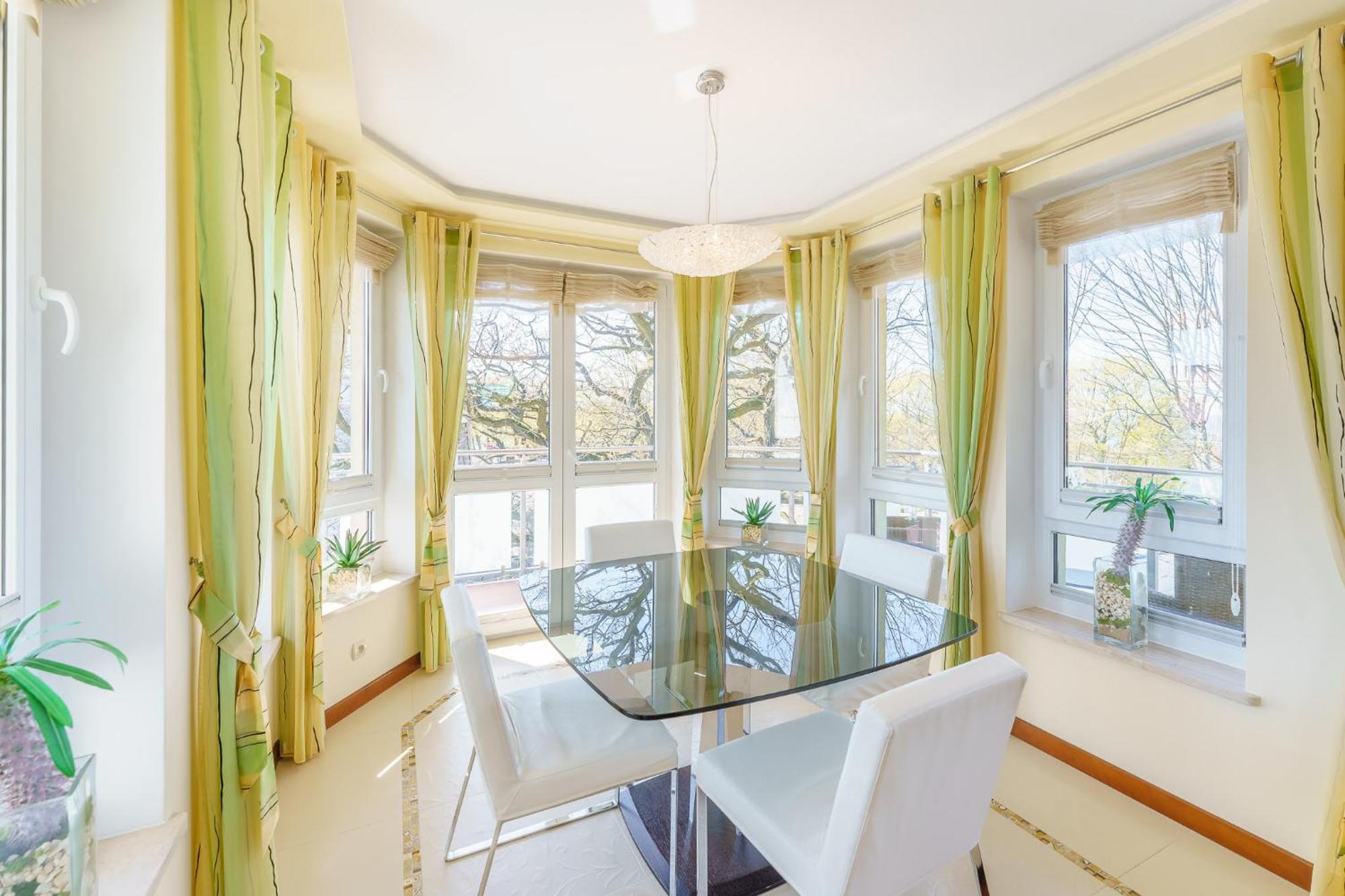 Seaside Apartment With Parking & Ac - 150 M To The Beach By Noclegi Renters Miedzyzdroje Kültér fotó