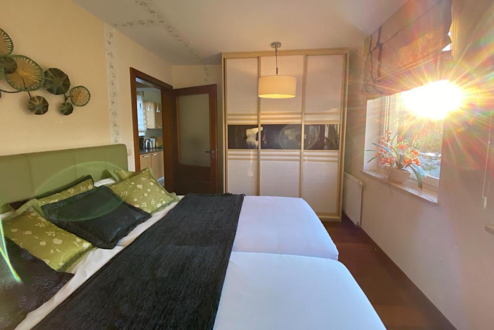 Seaside Apartment With Parking & Ac - 150 M To The Beach By Noclegi Renters Miedzyzdroje Kültér fotó
